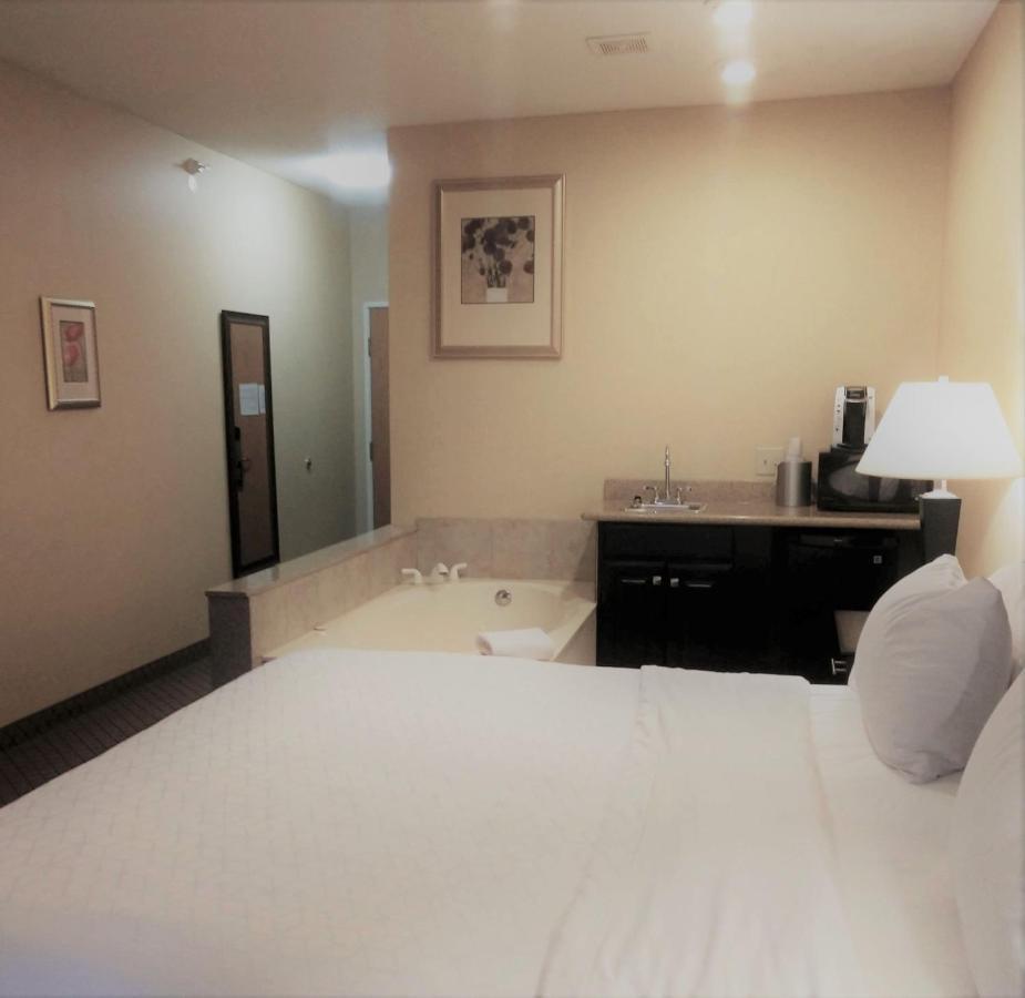 Holiday Inn Express Plymouth By Ihg Ngoại thất bức ảnh