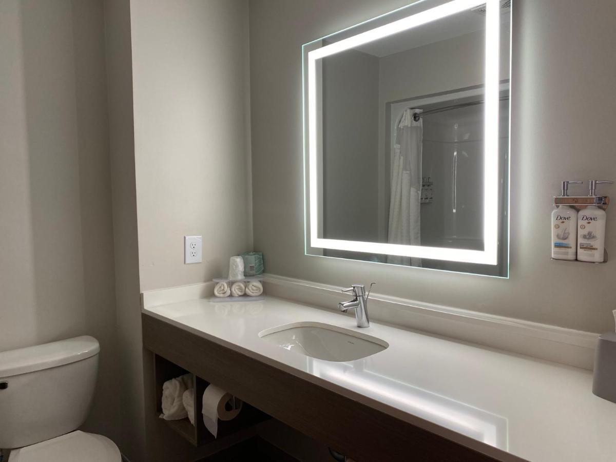 Holiday Inn Express Plymouth By Ihg Ngoại thất bức ảnh