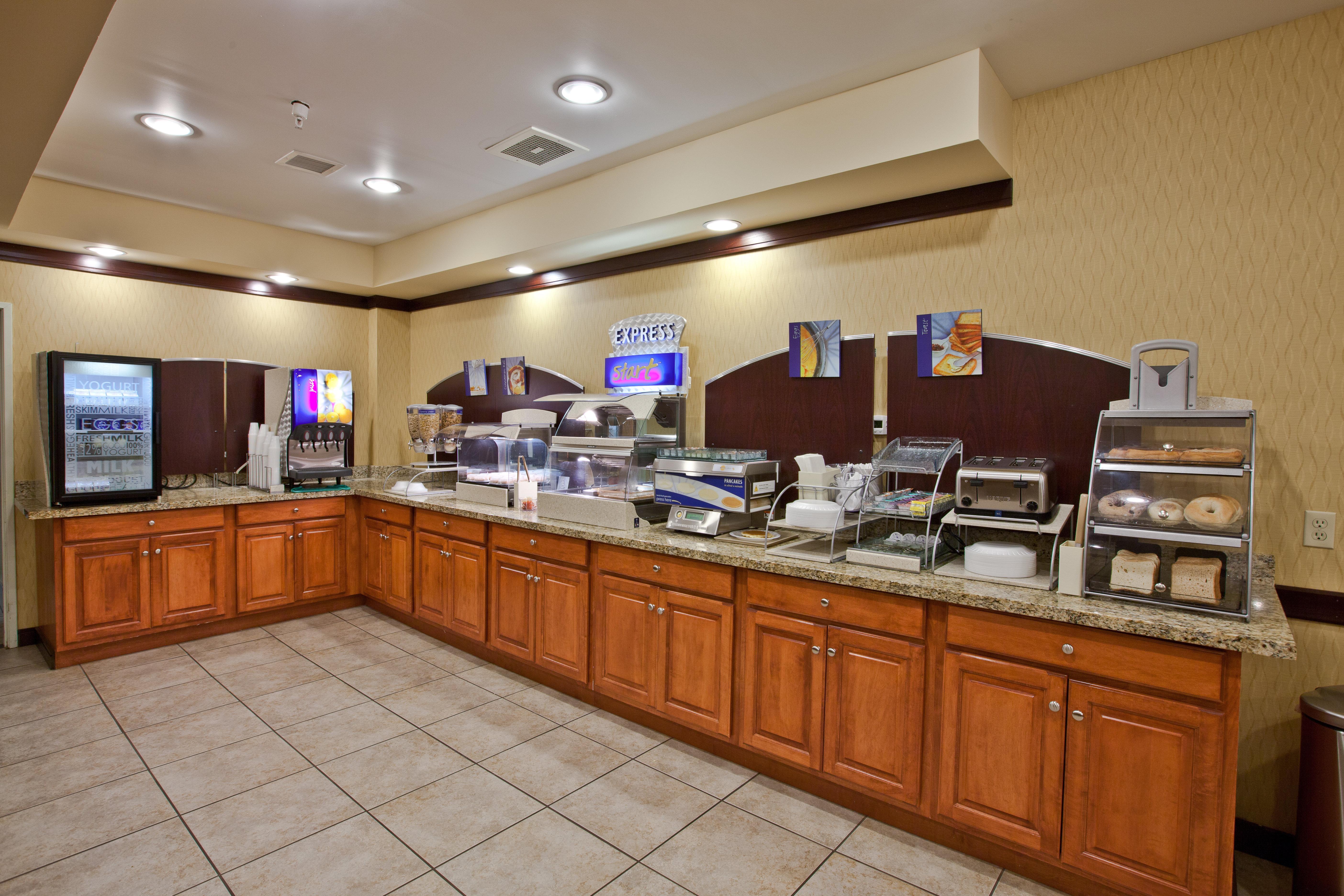 Holiday Inn Express Plymouth By Ihg Ngoại thất bức ảnh